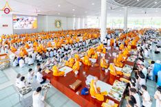 ภาพ No.245116:วันพุธที่ 10 กันยายน พ.ศ. 2568 พิธีถวายภัตตาหารเมนูสวรรค์ เนื่องในวันครบ 25 ปี วันละสังขารคุณยายอาจารย์มหารัตนอุบาสิกาจันทร์ ขนนกยูง ณ หอฉันคุณยายอาจารย์ฯ วัดพระธรรมกาย
