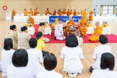 ภาพ No.208762:พระบาทสมเด็จพระเจ้าอยู่หัวทรงพระกรุณาโปรดเกล้าฯ พระราชทานภัตตาหารพระราชทาน แด่พระภิกษุ สามเณร ในการสอบบาลีสนามหลวง ณ วัดพระธรรมกาย วันที่ 22 กุมภาพันธ์ พ.ศ. 2568 ณ วัดพระธรรมกาย อำเภอคลองหลวง จังหวัดปทุมธานี