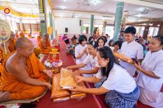 ภาพ No.172576:พิธีทอดกฐิน วัดศรีบุญเรือง จ.สกลนคร ในโครงการกฐินสามัคคีทั่วไทย 30,000 วัด บูชาธรรม 80 ปี หลวงพ่อธัมมชโย โดยคณะศิษยานุศิษย์วัดพระธรรมกาย วันที่ 25 ตุลาคม พ.ศ. 2567