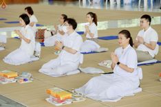 ภาพ No.248501:วันที่ 27 กันยายน พ.ศ. 2568 พิธีถวายเมนูสวรรค์เพื่อการบรรลุธรรม ณ หอฉันคุณยายอาจารย์ฯ วัดพระธรรมกาย