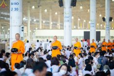ภาพ No.205863:พิธีตักบาตร และ พิธีบูชาข้าวพระ ในวันอาทิตย์ต้นเดือน 2 กุมภาพันธ์ พ.ศ. 2568 ณ สภาธรรมกายสากล วัดพระธรรมกาย