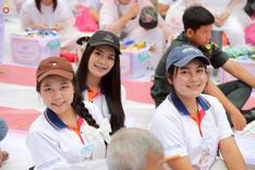 ภาพ No.245821:วันที่ 13-14 กันยายน พ.ศ. 2568 เจ้าหน้าที่ทุกสถานะ ทุกส่วนงาน ร่วมแรงร่วมใจ ปฏิบัติหน้าที่ เตรียมงาน เก็บงาน ตักบาตรพระ 555 รูป อ.เบตง จยะลา