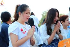 ภาพ No.103824:พิธีตักบาตรพระ 1,000 รูป ครั้งที่ 7 ถวายเป็นพุทธบูชา เพื่อช่วยเหลือคณะสงฆ์ 323 วัด 4 จังหวัดชายแดนภาคใต้ และถวายแด่คณะสงฆ์จังหวัดพิษณุโลก ณ ลานธรรมธุดงคสถานพิษณุโลก อ.วังทอง จ.พิษณุโลก วันที่ 24 ธันวาคม พ.ศ. 2566