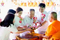 ภาพ No.255454:วันที่ 13 ตุลาคม พ.ศ. 2568 พิธีบรรจุพระบรมสารีริกธาตุ ผูกผ้า 7 สี เพื่อความเป็นสิริมงคล  และ ยกช่อฟ้า ประดิษฐานบนหลังคาอุโบสถวัดทุ่งเจริญธรรม ถวายบูชาธรรม 81 ปี หลวงพ่อธัมมชโย โดยคณะศิษยานุศิษย์ ณ วัดทุ่งเจริญธรรม อ.อมก๋อย จ.เชียงใหม่