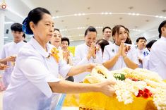 ภาพ No.251307:วันที่ 10 ตุลาคม พ.ศ. 2568 พิธีปฏิบัติธรรม ในวันคล้ายวันเกิด 141 ปี พระมงคลเทพมุนี (สด จนฺทสโร) พระผู้ปราบมาร ณ สภาธรรมกายสากล วัดพระธรรมกาย