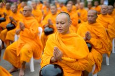 ภาพ No.241901:วันอาทิตย์ที่ 31 สิงหาคม พ.ศ. 2568 พิธีทำบุญแด่คณะสงฆ์ 122 รูป ฉลอง 121 ปี อำเภอคลองหลวง จ.ปทุมธานี เพื่อนำส่งช่วยเหลือคณะสงฆ์ 323 วัด 4 จังหวัดชายแดนภาคใต้ และช่วยเหลือประชาชนจากเหตุปะทะ แนวชายแดนไทย-กัมพูชา ณ บริเวณหน้าที่ว่าการอำเภอคลองหลวง จังหวัดปทุ