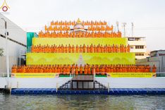 ภาพ No.201316:พระธรรมยาตราปฏิบัติธรรม และถ่ายภาพหมู่ประวัติศาสตร์ ณ อาคารธรรมยาตรา กตัญญูบูชามหาปูชนียาจารย์  ตรงข้ามวัดปากน้ำภาษีเจริญ จ.กรุงเทพมหานคร ในโครงการธรรมยาตรา กตัญญูบูชา มหาปูชนียาจารย์ พระมงคลเทพมุนี(สด จนฺทสโร) พระผู้ปราบมาร อนุสรณ์สถาน 7 แห่ง ปีที่ 13