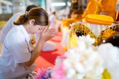 ภาพ No.246598:วันที่ 14 กันยายน พ.ศ. 2568 พิธีตักบาตรฉลองพระใหม่ ในโครงการอุปสมบทหมู่บูชาธรรม ครบรอบ108ปี วันครูผู้ค้นพบวิชชาธรรมกาย ณ วิหารคด วัดพระธรรมกาย