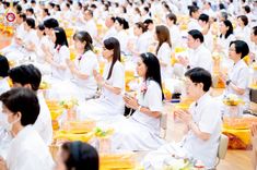 ภาพ No.239557:วันอาทิตย์ที่ 17 สิงหาคม พ.ศ. 2568 พิธีถวายคิลานเภสัช และอุปกรณ์ทางการแพทย์ แด่คณะสงฆ์ เนื่องในวันธรรมชัย ณ ห้องแก้วสารพัดนึก 2 สภาธรรมกายสากล วัดพระธรรมกาย