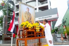 ภาพ No.226068:วันอาทิตย์ที่ 25 พฤษภาคม พ.ศ. 2568 พิธีตักบาตรพระ 1,000 รูปเมืองตรัง ครบรอบ 110 ปี เมืองทับเที่ยง ถวายเป็นพุทธบูชา ถวายเป็นพระราชกุศลแด่รัชกาลที่ 10 และอุทิศส่วนกุศลแด่อดีตเจ้าเมืองตรัง และบรรพบุรุษ ณ บริเวณหน้าศาลากลางจังหวัดตรัง ถนนพระราม 6