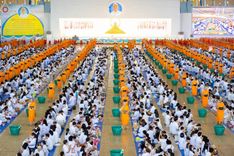 ภาพ No.243484:วันที่ 7 กันยายน พ.ศ. 2568 พิธีตักบาตร ข้าวสารอาหารแห้ง ในวันครูผู้ค้นพบวิชชาธรรมกาย ณ บ้านแก้วเรือนทองคุณยายฯ สภาธรรมกายสากล วัดพระธรรมกาย