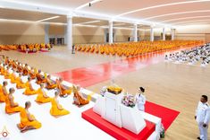 ภาพ No.234871:พิธีเจริญพระพุทธมนต์ ปฎิบัติธรรมเจริญสมาธิภาวนา และพิธีทำบุญตักบาตร เพื่อถวายเป็นพระราชกุศลแด่พระบาทสมเด็จพระวชิรเกล้าเจ้าอยู่หัว เนื่องในโอกาสวันเฉลิมพระชนมพรรษา 28 กรกฎาคม พ.ศ. 2568 ณ ห้องแก้วสารพัดนึก 2 วัดพระธรรมกาย อ.คลองหลวง จ.ปทุมธานี