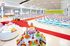 ภาพ No.215252:วันอาทิตย์ต้นเดือนที่ 6 เมษายน พ.ศ. 2568 พิธีบูชาข้าวพระ สภาธรรมกายสากล วัดพระธรรมกาย