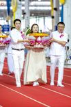 ภาพ No.240834:วันพุธที่ 27 สิงหาคม พ.ศ. 2568 พิธีทอดผ้าป่าเพื่อสร้างอาคาร  82 ปี หลวงพ่อธัมมชโย สมทบกฐินวัดพระธรรมกาย และกฐิน 30,000 วัดทั่วประเทศ ครั้งที่ 1