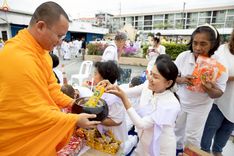 ภาพ No.242026:วันอาทิตย์ที่ 31 สิงหาคม พ.ศ. 2568 พิธีทำบุญแด่คณะสงฆ์ 122 รูป ฉลอง 121 ปี อำเภอคลองหลวง จ.ปทุมธานี เพื่อนำส่งช่วยเหลือคณะสงฆ์ 323 วัด 4 จังหวัดชายแดนภาคใต้ และช่วยเหลือประชาชนจากเหตุปะทะ แนวชายแดนไทย-กัมพูชา ณ บริเวณหน้าที่ว่าการอำเภอคลองหลวง จังหวัดปทุ
