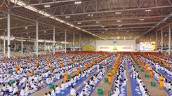 ภาพ No.75547:วัดพระธรรมกายจัด งานบุญวันอาทิตย์ต้นเดือน  มีกิจกรรมดังนี้ พิธีตักบาตร, พิธีบูชาข้าวพระ พระธรรมยาตรารับประกาศนียบัตร โครงการธรรมยาตราฯ ปีที่ 11 ในวันที่ 5 กุมภาพันธ์ พ.ศ. 2566 ณ วัดพระธรรมกาย อ.คลองหลวง จ.ปทุมธานี