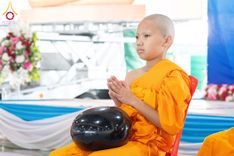 ภาพ No.145650:พิธีตักบาตรโครงการบรรพชาสามเณร โรงเรียนนานาชาติ รุ่นที่ 13 ณ มหารัตนวิหารคด 9 วัดพระธรรมกาย วันเสาร์ที่ 20 กรกฎาคม พ.ศ. 2567