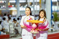 ภาพ No.240806:วันพุธที่ 27 สิงหาคม พ.ศ. 2568 พิธีทอดผ้าป่าเพื่อสร้างอาคาร  82 ปี หลวงพ่อธัมมชโย สมทบกฐินวัดพระธรรมกาย และกฐิน 30,000 วัดทั่วประเทศ ครั้งที่ 1