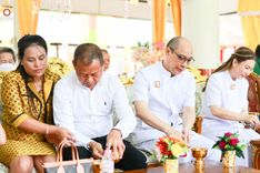 ภาพ No.170543:พิธีทอดกฐิน ณ วัดเสมาทอง ต.ถอนสมอ อ.ท่าช้าง จ.สิงห์บุรี ในโครงการกฐินสามัคคีทั่วไทย 30,000 วัด บูชาธรรม 80 ปี หลวงพ่อธัมมชโย โดยคณะศิษยานุศิษย์วัดพระธรรมกาย วันที่ 19 ตุลาคม พ.ศ. 2567