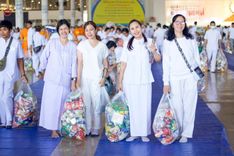 ภาพ No.159021:พิธีตักบาตร ในวันอาทิตย์ต้นเดือน วันที่ 6 ตุลาคม พ.ศ. 2567 ณ สภาธรรมกายสากล วัดพระธรรมกาย