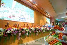 ภาพ No.215305:วันอาทิตย์ต้นเดือนที่ 6 เมษายน พ.ศ. 2568 พิธีบูชาข้าวพระ สภาธรรมกายสากล วัดพระธรรมกาย
