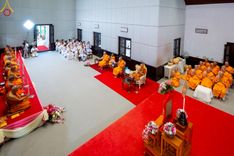 ภาพ No.214844:พิธีต้อนรับสัญญาบัตร พัดยศ พระราชวิเทศวชิรเวที (บัณฑิต วรปญฺโญ) เจ้าอาวาสวัดพระธรรมกายสกอตแลนด์ สหราชอาณาจักร ผู้ช่วยเจ้าอาวาสวัดพระธรรมกาย ณ อุโบสถพระไตรปิฏก วัดพระธรรมกาย