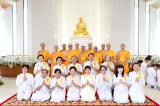 ภาพ No.239514:วันอาทิตย์ที่ 17 สิงหาคม พ.ศ. 2568 พิธีกดปุ่มอัญเชิญรูปเหมือน พระมงคลเทพมุนี (สด จันทสโร)  ณ มหาวิหารแก้วพระมงคลเทพมุนี  ศูนย์ปฏิบัติธรรมแก้วเมืองเลย