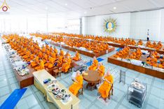ภาพ No.152944:พิธีถวายภัตตาหารเมนูสวรรค์ ในพรรษาแห่งการเข้าถึงธรรม วันอังคารที่ 10 กันยายน พ.ศ. 2567 ครบรอบ 24 ปี วันละสังขาร คุณยายอาจารย์มหารัตนอุบาสิกาจันทร์ ขนนกยูง ณ หอฉันคุณยายอาจารย์ฯ วัดพระธรรมกาย