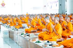 ภาพ No.245095:วันพุธที่ 10 กันยายน พ.ศ. 2568 พิธีถวายภัตตาหารเมนูสวรรค์ เนื่องในวันครบ 25 ปี วันละสังขารคุณยายอาจารย์มหารัตนอุบาสิกาจันทร์ ขนนกยูง ณ หอฉันคุณยายอาจารย์ฯ วัดพระธรรมกาย