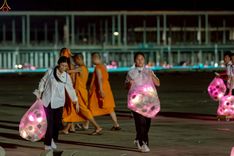 ภาพ No.241120:วันพุธที่ 27 สิงหาคม พ.ศ. 2568 พิธีจุดประทีป ในวันธรรมชัย ณ วัดพระธรรมกาย