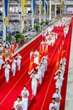 ภาพ No.240836:วันพุธที่ 27 สิงหาคม พ.ศ. 2568 พิธีทอดผ้าป่าเพื่อสร้างอาคาร  82 ปี หลวงพ่อธัมมชโย สมทบกฐินวัดพระธรรมกาย และกฐิน 30,000 วัดทั่วประเทศ ครั้งที่ 1