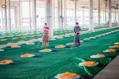 ภาพ No.219049:วันที่ 19-21 เมษายน พ.ศ. 2568 การเตรียมงานในลานธรรม , วิหารคด เพื่องานวันคุ้มครองโลก 22 เมษายน พ.ศ. 2568