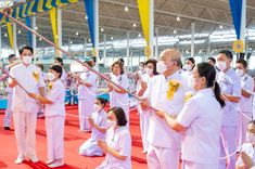 ภาพ No.86970:พิธีตักบาตร , พิธีบูชาข้าวพระ , พิธีจุดเทียนใจ ไฟนิรันดร์ อนันตชัย ในวันอาทิตย์ต้นเดือน 3 กันยายน พ.ศ. 2566 ณ วัดพระธรรมกาย