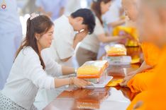 ภาพ No.248535:วันที่ 27 กันยายน พ.ศ. 2568 พิธีถวายเมนูสวรรค์เพื่อการบรรลุธรรม ณ หอฉันคุณยายอาจารย์ฯ วัดพระธรรมกาย