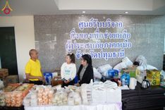 ภาพ No.159407:วัดพระธรรมกาย มูลนิธิธรรมกาย คณะศิษยานุศิษย์ฯ มอบถุงยังชีพ ข้าวสารอาหารแห้ง สมทบศูนย์รับบริจาคช่วยเหลือ ผู้ประสบภัยภาคเหนือ จังหวัดปทุมธานี มอบชุดอาหารปรุงสุกใหม่ ส่งแรงใจแก่เจ้าหน้าที่ผู้ปฏิบัติงาน และจิตอาสา วันที่ 27 กันยายน พ.ศ. 2567