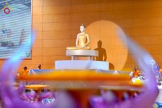 ภาพ No.215312:วันอาทิตย์ต้นเดือนที่ 6 เมษายน พ.ศ. 2568 พิธีบูชาข้าวพระ สภาธรรมกายสากล วัดพระธรรมกาย