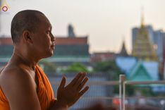 ภาพ No.201372:พระธรรมยาตราปฏิบัติธรรม และถ่ายภาพหมู่ประวัติศาสตร์ ณ อาคารธรรมยาตรา กตัญญูบูชามหาปูชนียาจารย์  ตรงข้ามวัดปากน้ำภาษีเจริญ จ.กรุงเทพมหานคร ในโครงการธรรมยาตรา กตัญญูบูชา มหาปูชนียาจารย์ พระมงคลเทพมุนี(สด จนฺทสโร) พระผู้ปราบมาร อนุสรณ์สถาน 7 แห่ง ปีที่ 13