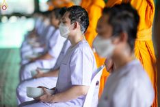 ภาพ No.82502:พิธีปลงผมนาคธรรมทายาท ในโครงการธรรมทายาทระดับอุดมศึกษา รุ่นที่ 50 ภาคฤดูฝน ในวันที่ 10 มิถุนายน พ.ศ. 2566 ณ วัดพระธรรมกาย