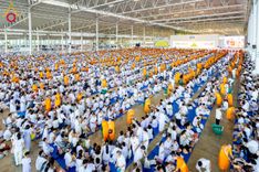 ภาพ No.232002:วันอาทิตย์ที่ 6 กรกฏาคม พ.ศ. 2568 พิธีตักบาตร ข้าวสารอาหารแห้ง  พิธีบูชาข้าวพระ สัมมนาพิเศษราชเหล็ก ณ สภาธรรมกายสากล วัดพระธรรมกาย