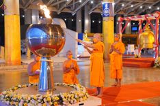 ภาพ No.48330:ประมวลภาพพิธีจุดประทีป เนื่องในวันอาสาฬหบูชา ประจำปี 2565