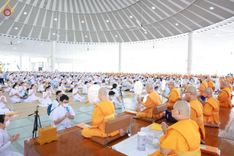 ภาพ No.91539:พิธีบุพเปตพลี ครั้งที่ 142 ร่วมอุทิศบุญแด่หมู่ญาติที่ล่วงลับไปแล้ว และสืบทอดอายุพระพุทธศาสนา วันอาทิตย์ที่ 29 ตุลาคม พ.ศ. 2566 (วันพระขึ้น 15 ค่ำ เดือน 11) ณ หอฉันคุณยายอาจารย์ฯ วัดพระธรรมกาย