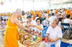 ภาพ No.86827:พิธีตักบาตร , พิธีบูชาข้าวพระ , พิธีจุดเทียนใจ ไฟนิรันดร์ อนันตชัย ในวันอาทิตย์ต้นเดือน 3 กันยายน พ.ศ. 2566 ณ วัดพระธรรมกาย