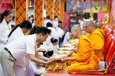 ภาพ No.203583:พิธีทอดผ้าป่าทำนุบำรุงศาสนสถาน ณ วัดตะเคียน ตำบลบางคูเวียง อำเภอบางกรวย จังหวัดนนทบุรี ในโครงการธรรมยาตรา กตัญญูบูชา มหาปูชนียาจารย์ พระมงคลเทพมุนี(สด จนฺทสโร) พระผู้ปราบมาร อนุสรณ์สถาน 7 แห่ง ปีที่ 13 วันที่ 29 มกราคม พ.ศ. 2568