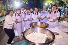 ภาพ No.189382:พิธีถวายภัตตาหารเป็นสังฆทาน แด่พระธรรมยาตรา ในโครงการธรรมยาตรา กตัญญูบูชา มหาปูชนียาจารย์ พระมงคลเทพมุนี(สด จนฺทสโร) พระผู้ปราบมาร อนุสรณ์สถาน 7 แห่ง ปีที่ 13 ณ อนุสรณ์สถานมหาวิหารพระมงคลเทพมุนี (โลตัสแลนด์) อ.สองพี่น้อง จ.สุพรรณบุรี วันที่ 5 มกราคม 2568