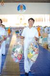 ภาพ No.159010:พิธีตักบาตร ในวันอาทิตย์ต้นเดือน วันที่ 6 ตุลาคม พ.ศ. 2567 ณ สภาธรรมกายสากล วัดพระธรรมกาย
