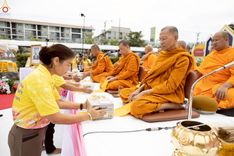 ภาพ No.241967:วันอาทิตย์ที่ 31 สิงหาคม พ.ศ. 2568 พิธีทำบุญแด่คณะสงฆ์ 122 รูป ฉลอง 121 ปี อำเภอคลองหลวง จ.ปทุมธานี เพื่อนำส่งช่วยเหลือคณะสงฆ์ 323 วัด 4 จังหวัดชายแดนภาคใต้ และช่วยเหลือประชาชนจากเหตุปะทะ แนวชายแดนไทย-กัมพูชา ณ บริเวณหน้าที่ว่าการอำเภอคลองหลวง จังหวัดปทุ