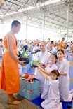 ภาพ No.240549:วันพุธที่ 27 สิงหาคม พ.ศ. 2568 พิธีตักบาตร ในวันธรรมชัย ณ วัดพระธรรมกาย จ.ปทุมธานี