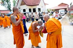ภาพ No.234429:วันพฤหัสบดีที่ 24 กรกฎาคม พ.ศ. 2568 พิธีถวายสังฆทานแก่คณะสงฆ์ 323 วัด , พิธีมอบกองทุนหนุนแรงใจช่วยครูใต้ , พิธีทำบุญส่วนกุศลแด่ผู้วายชนม์ ในเหตุการณ์ความไม่สงบ 4 จังหวัด ชายแดนภาคใต้ (ปัตตานี , ยะลา , นราธิวาส , สงขลา) ปีที่ 21 ครั้งที่ 179 ณ วัดเวฬุวัน 