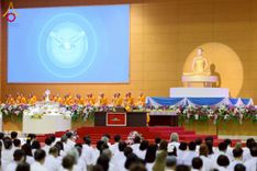 ภาพ No.232051:วันอาทิตย์ที่ 6 กรกฏาคม พ.ศ. 2568 พิธีตักบาตร ข้าวสารอาหารแห้ง  พิธีบูชาข้าวพระ สัมมนาพิเศษราชเหล็ก ณ สภาธรรมกายสากล วัดพระธรรมกาย