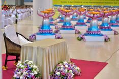 ภาพ No.215333:วันอาทิตย์ต้นเดือนที่ 6 เมษายน พ.ศ. 2568 พิธีบูชาข้าวพระ สภาธรรมกายสากล วัดพระธรรมกาย